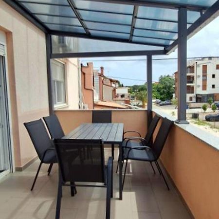 Apartment Dubravka Near The Sandy Beach Медулин Екстер'єр фото