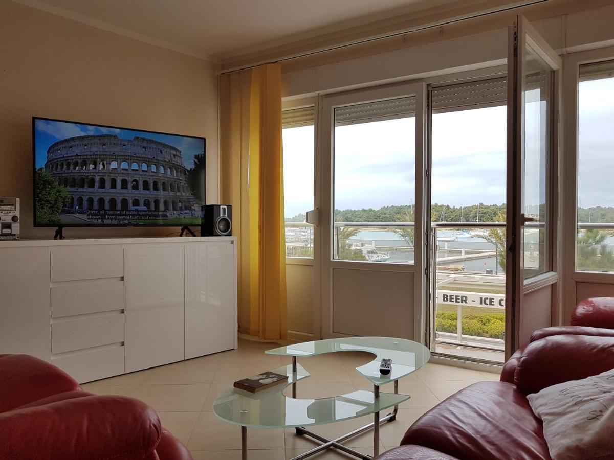 Apartment Dubravka Near The Sandy Beach Медулин Екстер'єр фото